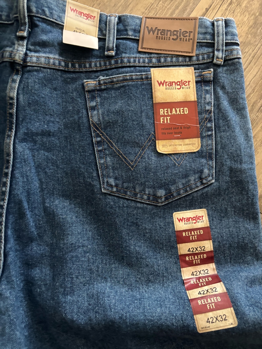 Wrangler Relaxed Fit Men’s Denim Jeans in Medium Blue